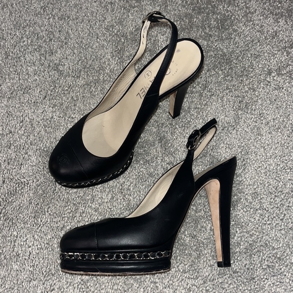 CHANEL - 2014 Interlocking CC Logo Slingback Pumps - Picture 5 of 10